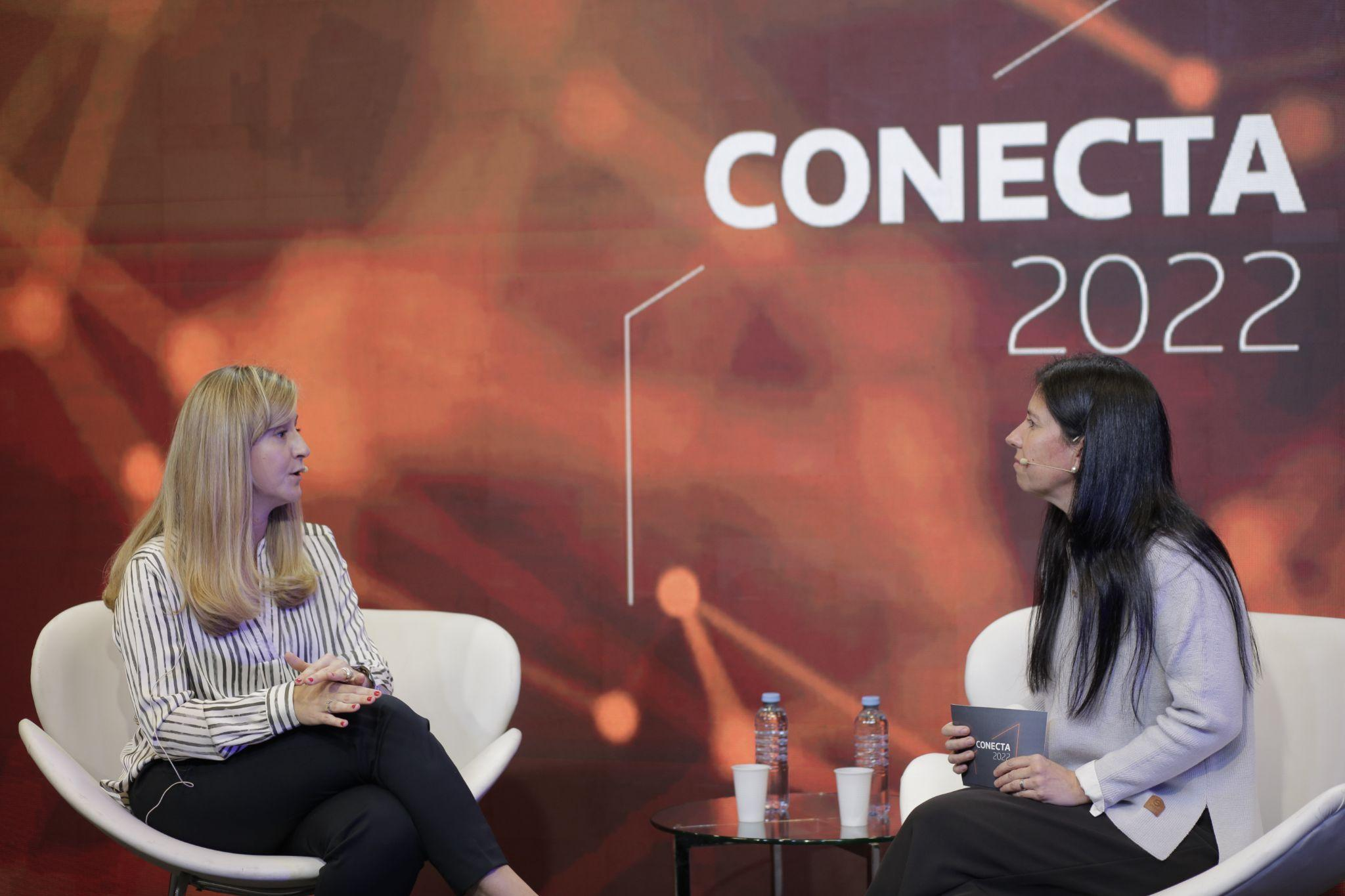 Florencia Rizzardi hablando sobre las nuevas generaciones como protagonistas de las pymes en Conecta 2022