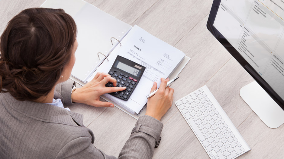 Businesswoman using Checkpoint tax and accounting software